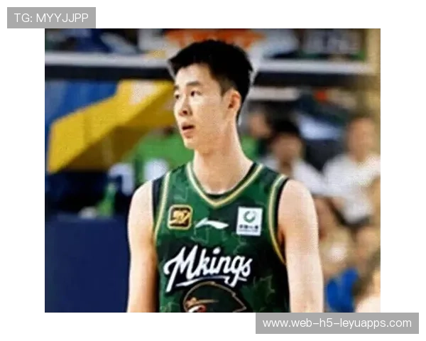 身高不是问题！广东最矮球员怒抢11板砍34分，打出巨星级表现，广东男篮小个子